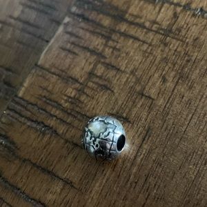 Pandora Globe Clip